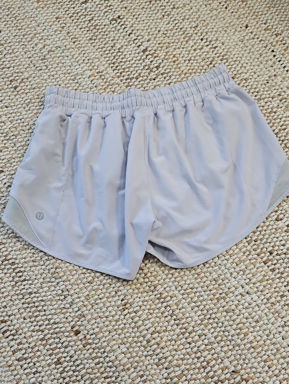 Lululemon Hotty Hot Short II *Long 4" - Picture 3 of 6